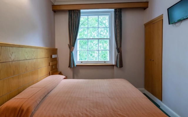 Nayland Hotel