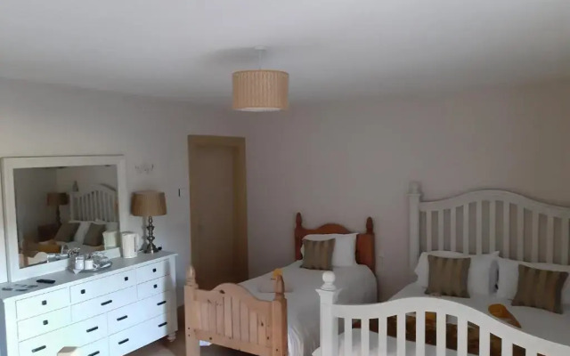 Dulrush Lodge Guest House and Self Catering