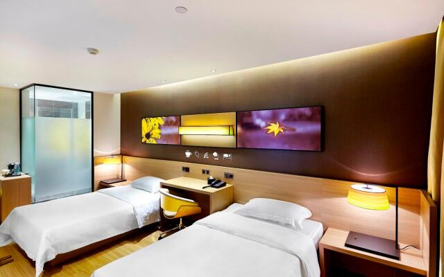 IU Hotels·Xidan Market Railway Station Wulumuqi