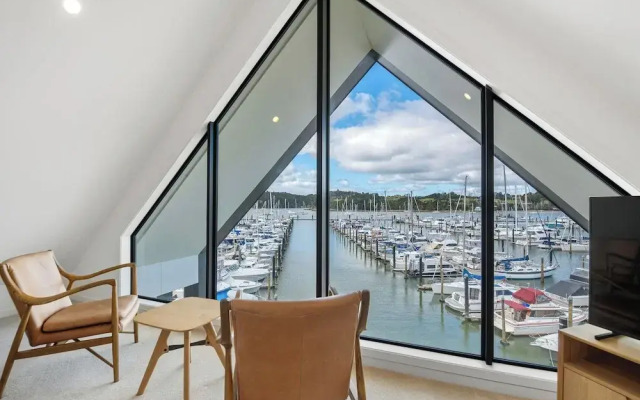 Bay of Islands Apartment -Marina Views
