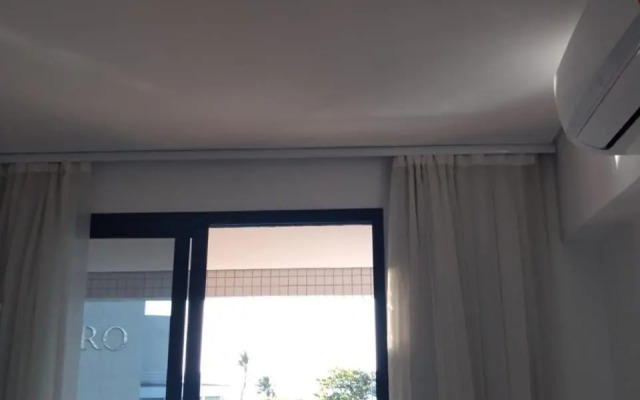 Alugo Temporada apartamento frente ao mar de Fortaleza.