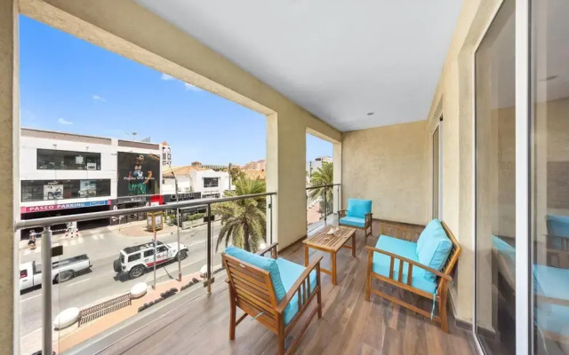 Lux Palm Beach Escape Pool Gym Prime Location
