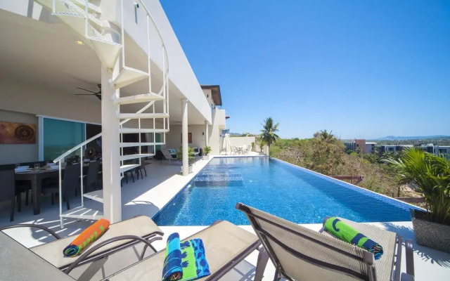 View Peche Villa 8 Bed 180 Degree Views across the Andaman Sea