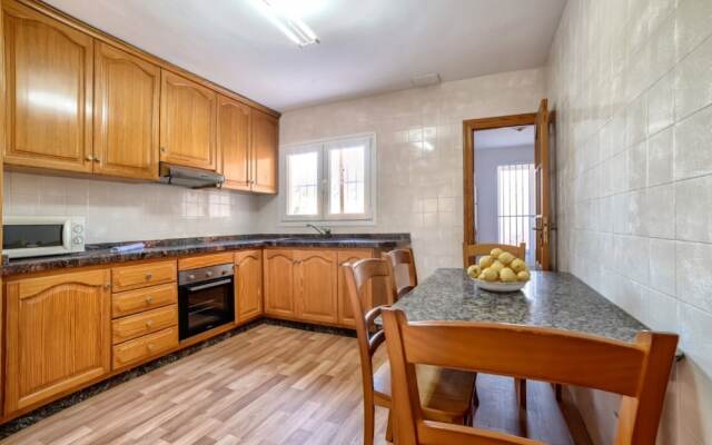 Villa - 4 Bedrooms with Pool and WiFi - 104984