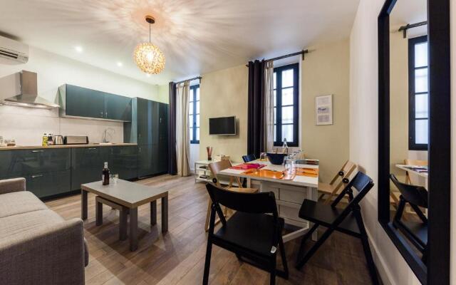 Chez Nous - 7 Appartements sur le Vieux Port