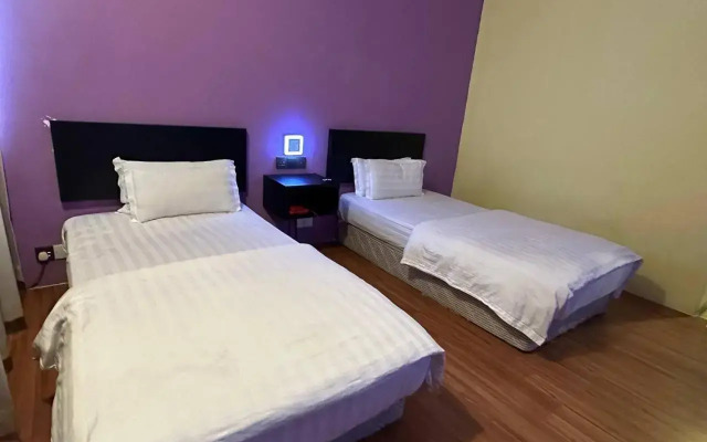 OYO 89619 De Choice Hotel