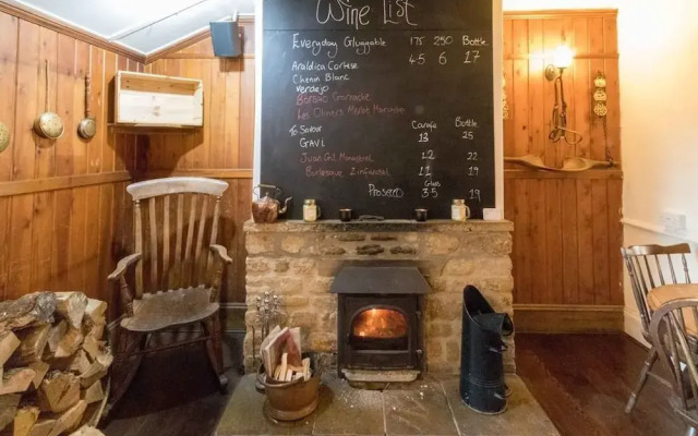 Three Horseshoes Inn