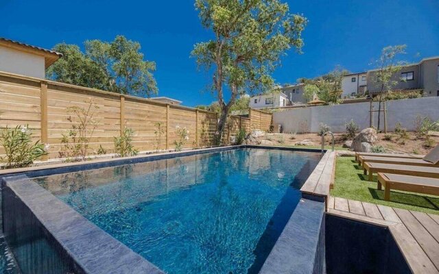 Villa contemporaine piscine chauffée