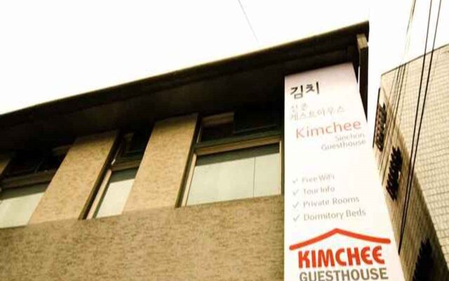 Kimchee Sinchon Guesthouse - Hostel