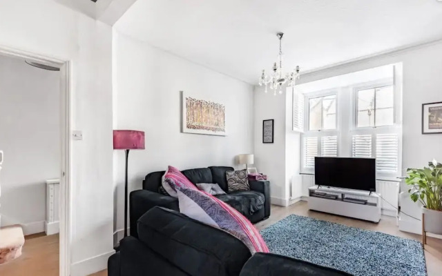 Inviting 3-bed House in Beckenham