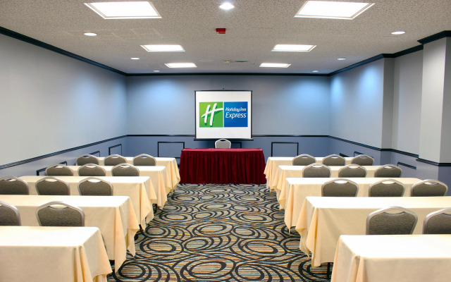 Holiday Inn Express Van Nuys by IHG