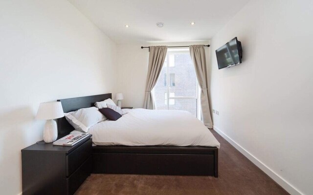 2 Bed Luxury Apartment in N. Greenwich