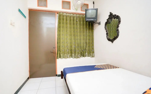 OYO Life 2090 Ratna Backpacker Syariah