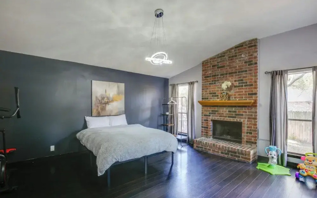 Family-friendly San Antonio Abode w/ Patio!