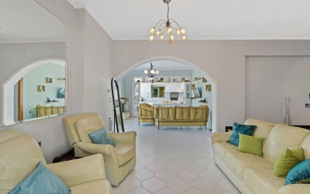 Superior Apartment - Overlooking Chania-with Pool