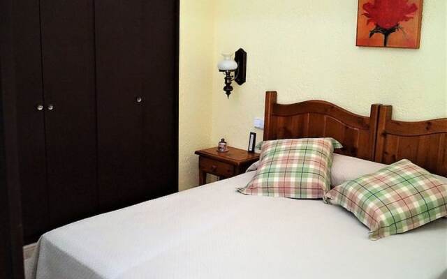 House - 2 Bedrooms with Pool and WiFi - 107930