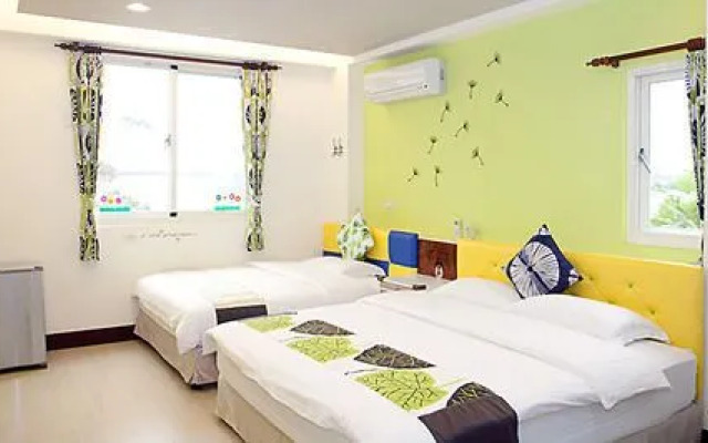 Follow Me Sweet House Bed & Breakfast