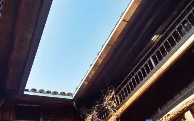 Quzhou Laijia Dazhai Tianjing Homestay