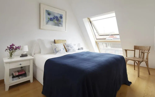 Mirakruz Attic Apartment by FeelFree Rentals