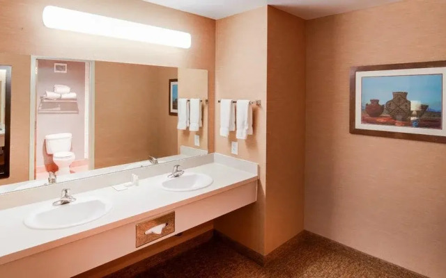Apache Gold Resort Hotel