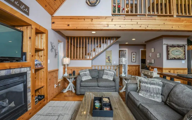 Scenic Overlook 6 Bedroom House