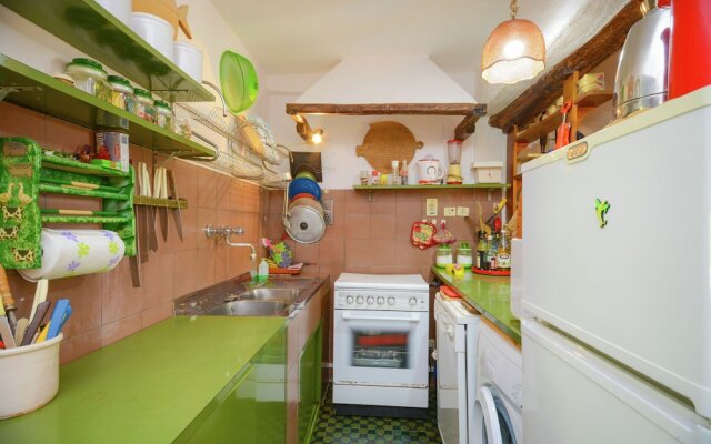 Lovely Apartment on a Beautiful Property Near the sea