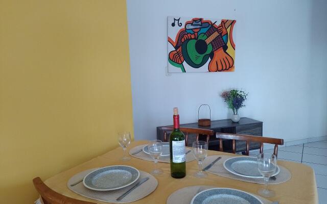 Economics- Amplo, Ventilado E Aconchegante