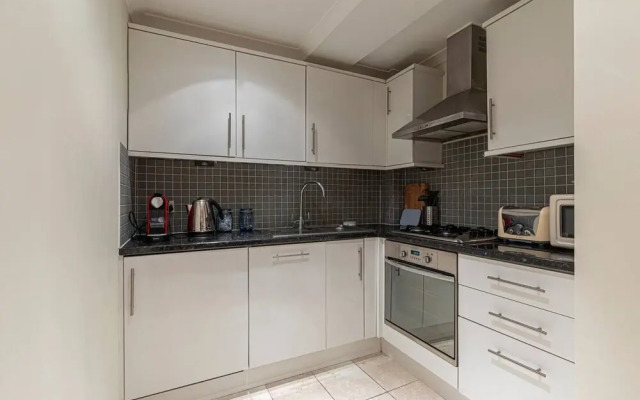 Homely 2-bed flat in Little Venice