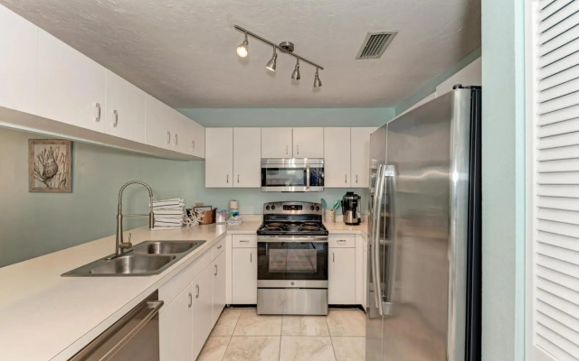 Island Serenity - 6250 Holmes #54
