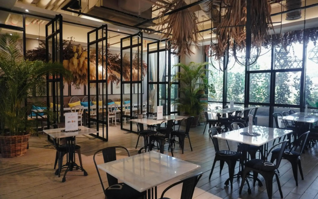 M Roof Hotel & Residences