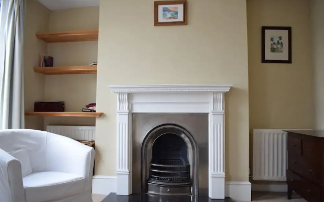4 Bedroom Family House in Shepherd's Bush