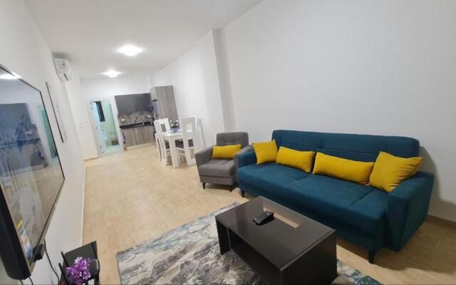 Beautiful studio with sea view and pool view