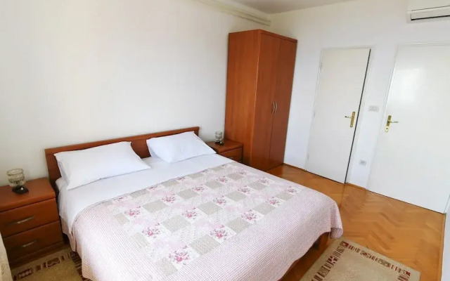 Scenic Retreat Rooms and Family Apartment