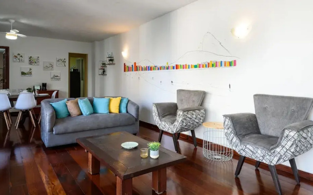 Apartment Near The Subway With 2 Balconies