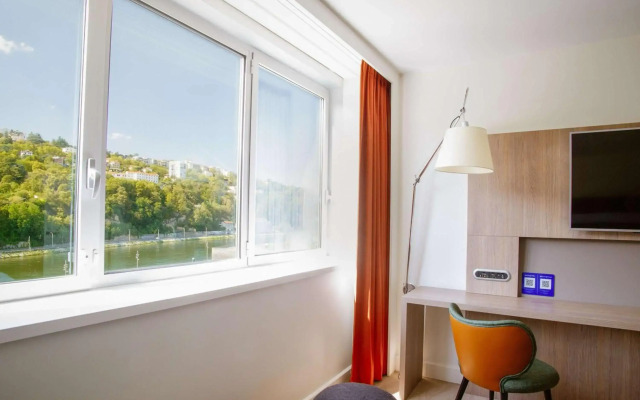Novotel Lyon Centre Confluence Bord de Saone