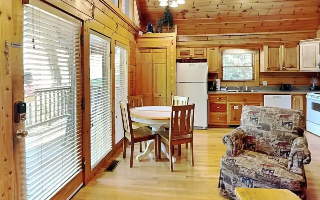 Hugs 'N Kisses by Jackson Mountain Rentals