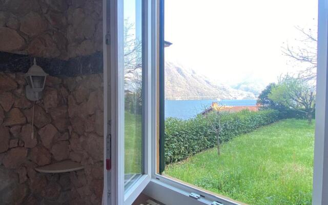 Independent Little House with Garden