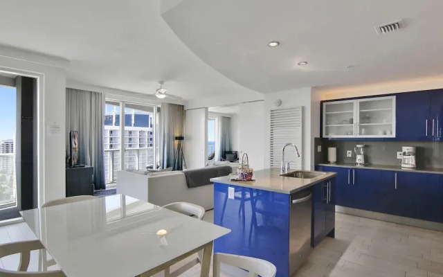 Sapphire Suite Beachfront, Gym + Pool!