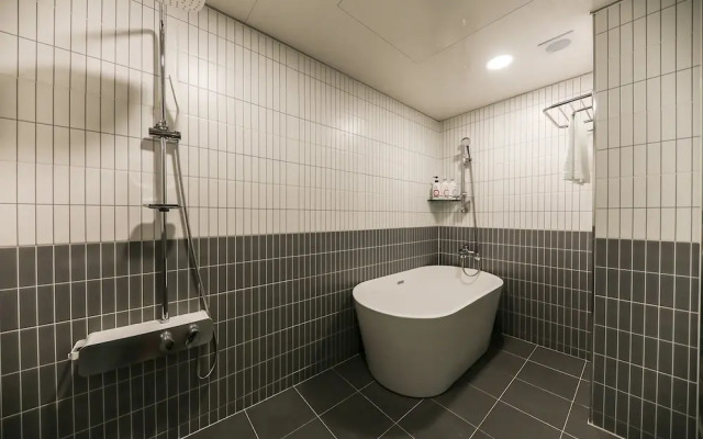 Hotel Adel