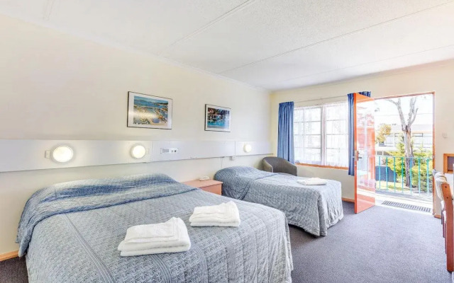 Martin Cash Motel