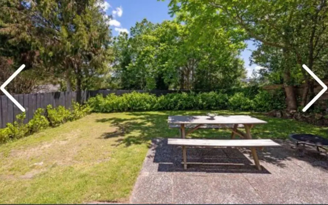 Private 2 bedrooms suite with free parking