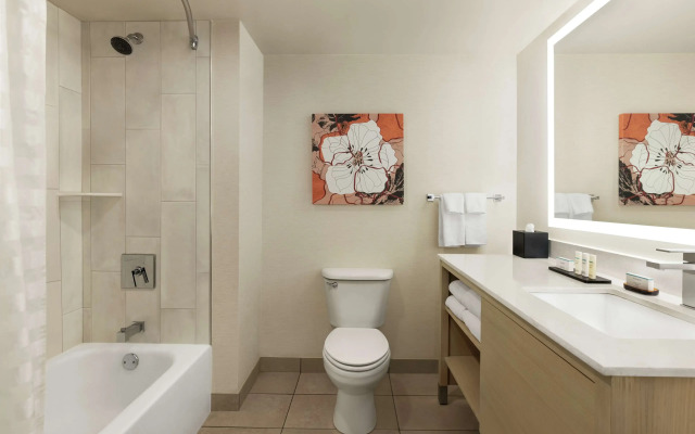 Embassy Suites by Hilton Denver International Airport