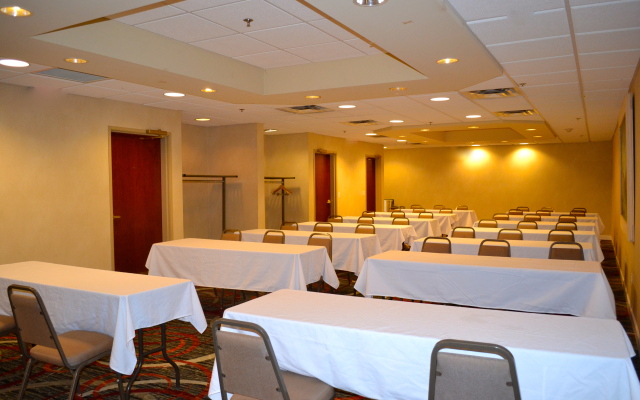Holiday Inn Express & Suites Waterford