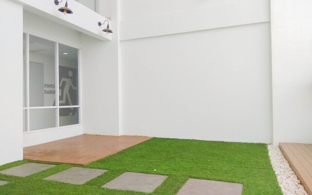 Comfy And Homey 2Br At Patraland Urbano Apartment