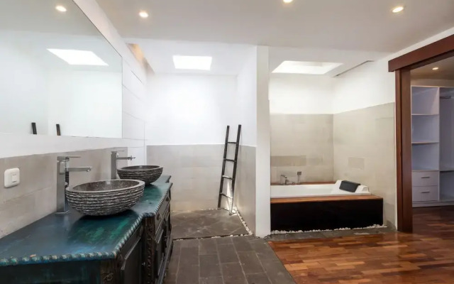 Villa Camilla 2 by Villa Finder