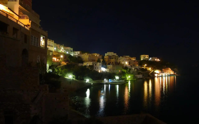 Apollonos Seafront Apartment