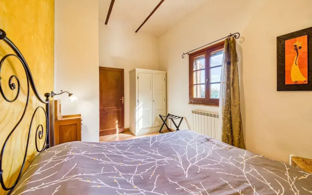 Broom apt With Shared Pool