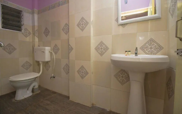 OYO 12751 Greenwood Hotel