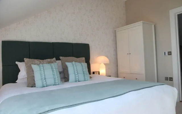 Luxury Pebble House 180 Degrees Sea View