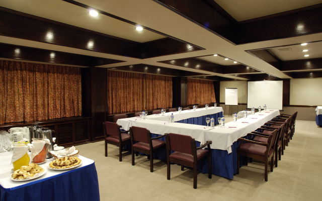 Yacht & Golf Club Paraguayo, a Tribute Portfolio Resort
